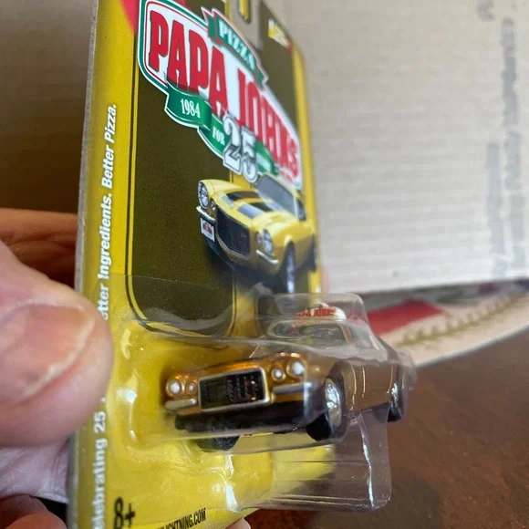 Johnny Lightning Papa John's 1971 Chevrolet Camaro Z28 71 Chevy 1:64 N I P - Picture 3 of 6